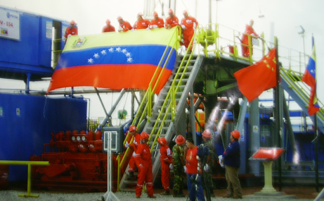 http://www.lapatilla.com/site/wp-content/uploads/2011/11/china_venezuela_petroleo_peq.jpg
