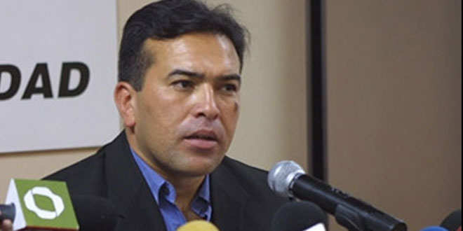El general Antonio Rivero, que está preso desde el viernes, se negó a que lo recluyeran en el Centro Nacional de Procesados Militares (conocido como Ramo ... - antonio-rivero