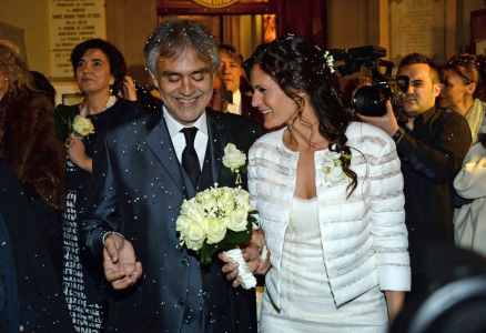 Andrea Bocelli se casa tras 12 años de noviazgo (Fotos)