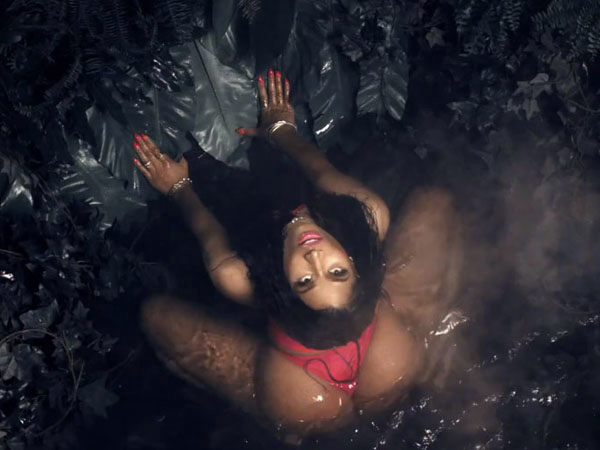 Nicki-Minaj-Anaconda-Video-07
