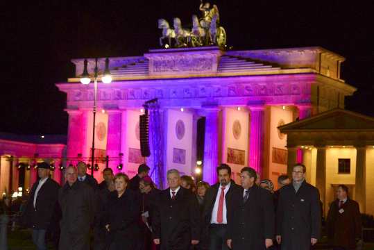 German Chancellor Merkel and German President Gauck attend vigil for the victims of Paris attacks in Berlin
