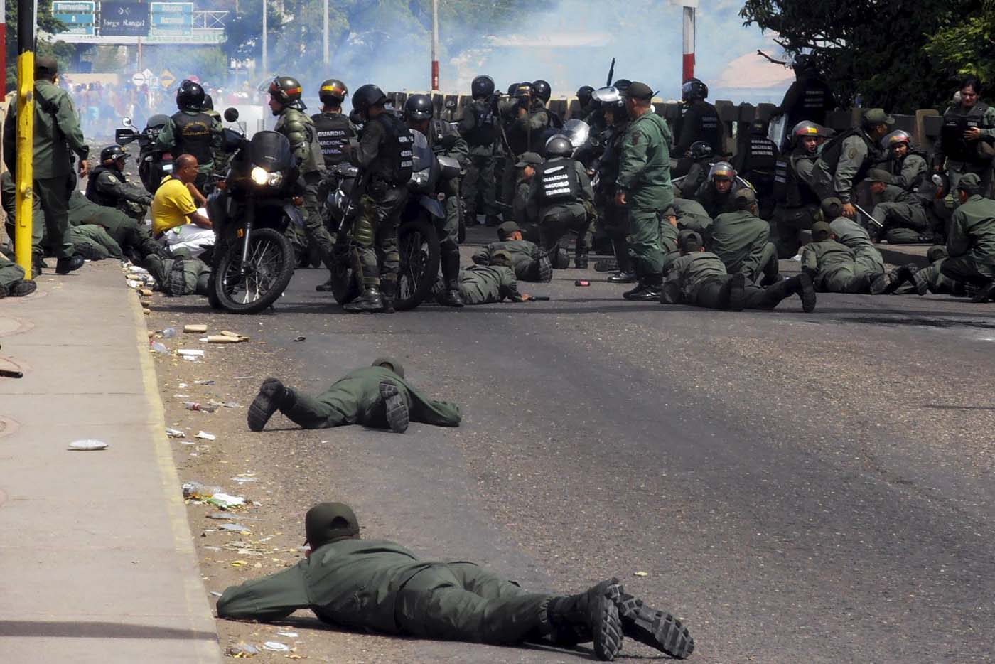 problema migratorio en Venezuela - Página 12 2015-07-29T234352Z_1207563178_GF20000008314_RTRMADP_3_VENEZUELA-PROTEST
