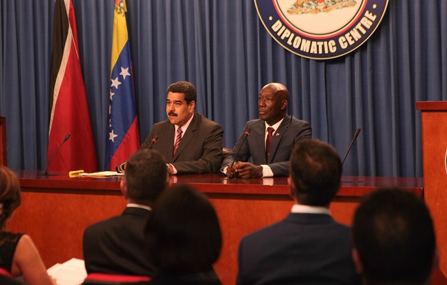 Nicolás Maduro y Keith Rowley durante su rueda de prensa de ayer en el Diplomatic Centre de Puerto España / AVN