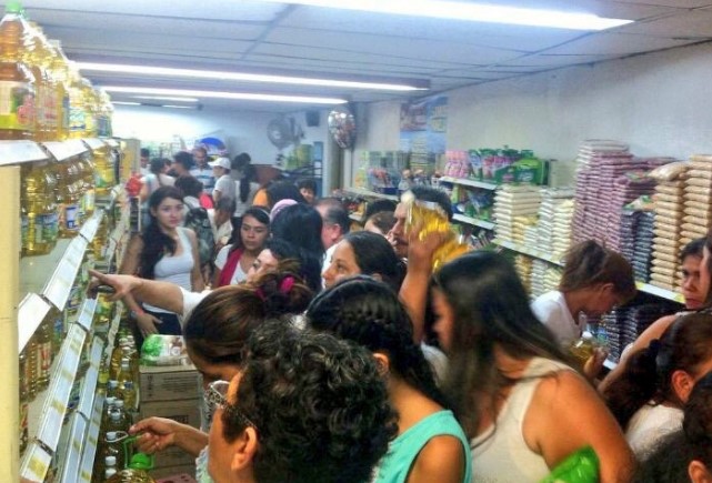 Cúcuta-Venezolanos compran