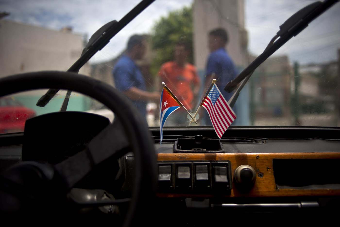 Auto polaco causa sensación en Cuba