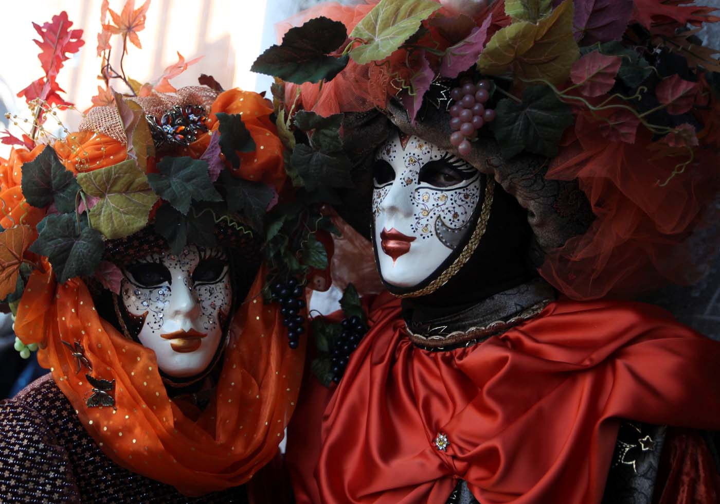 Masked revellers pose during the Carnival in Venice, Italy February 18, 2017. REUTERS/Fabrizio Bensch