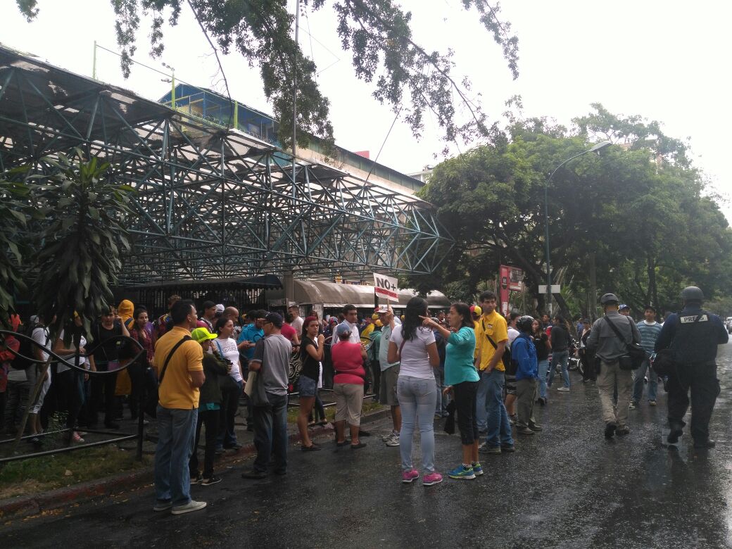 Manifestantes comienzan a llegar a Montalbán. Foto: Yasmín Velasco
