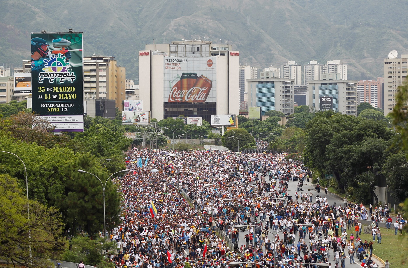 Opposition supporters rally against President Nicolas Maduro in Caracas, Venezuela May 3, 2017. REUTERS/Christian Veron