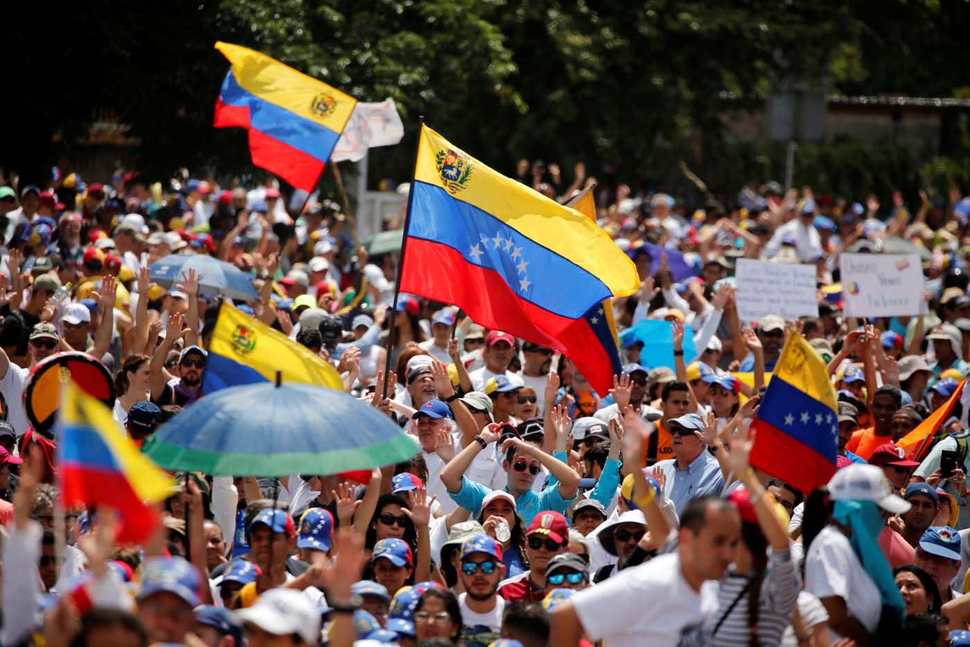 Opposition supporters rally against President Nicolas Maduro in Caracas, Venezuela, May 20, 2017. REUTERS/Carlos Garcia Rawlins