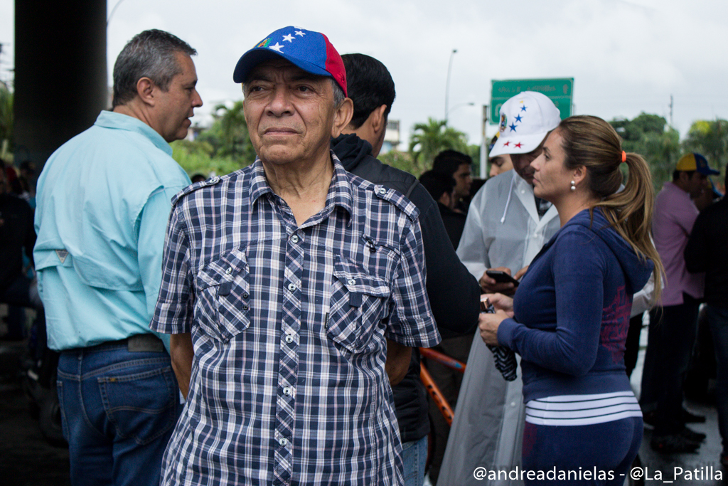 Sociedad civil en el trancazo de este miércoles en Caracas. Foto/Lapatilla