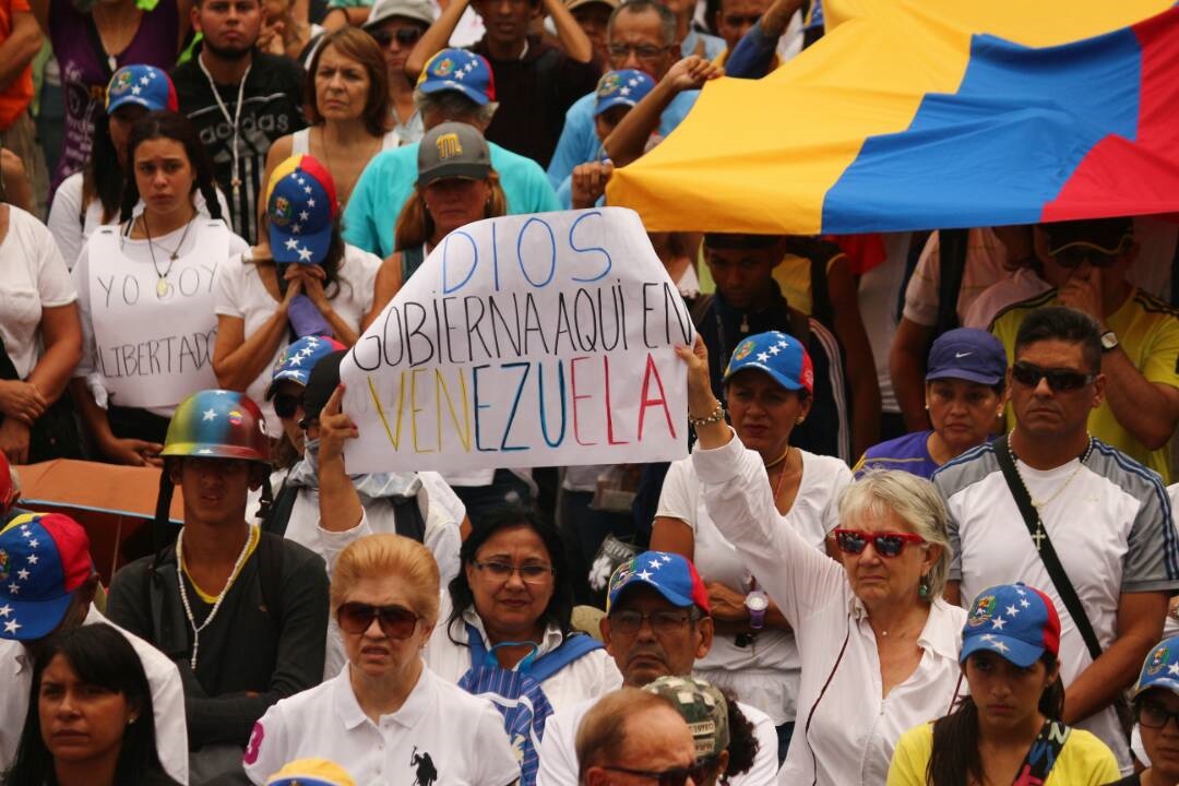 Rosario por la paz de Venezuela / Foto: Wil Jiménez