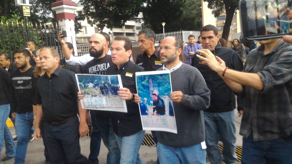 Diputados acuden para exigir justicia asesinato Fabián Urbina