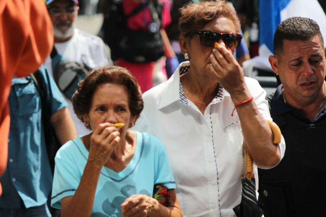 Reprimen en Chacaíto a manifestantes que marchaban hacia la Fiscalía. Foto: Régulo Gómez / LaPatilla.com