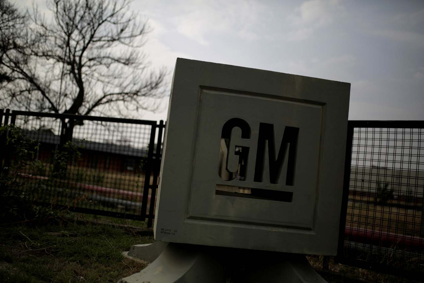 FILE PHOTO: The GM logo is seen at the General Motors Assembly Plant in Valencia, Venezuela April 21, 2017. REUTERS/Marco Bello/File Photo