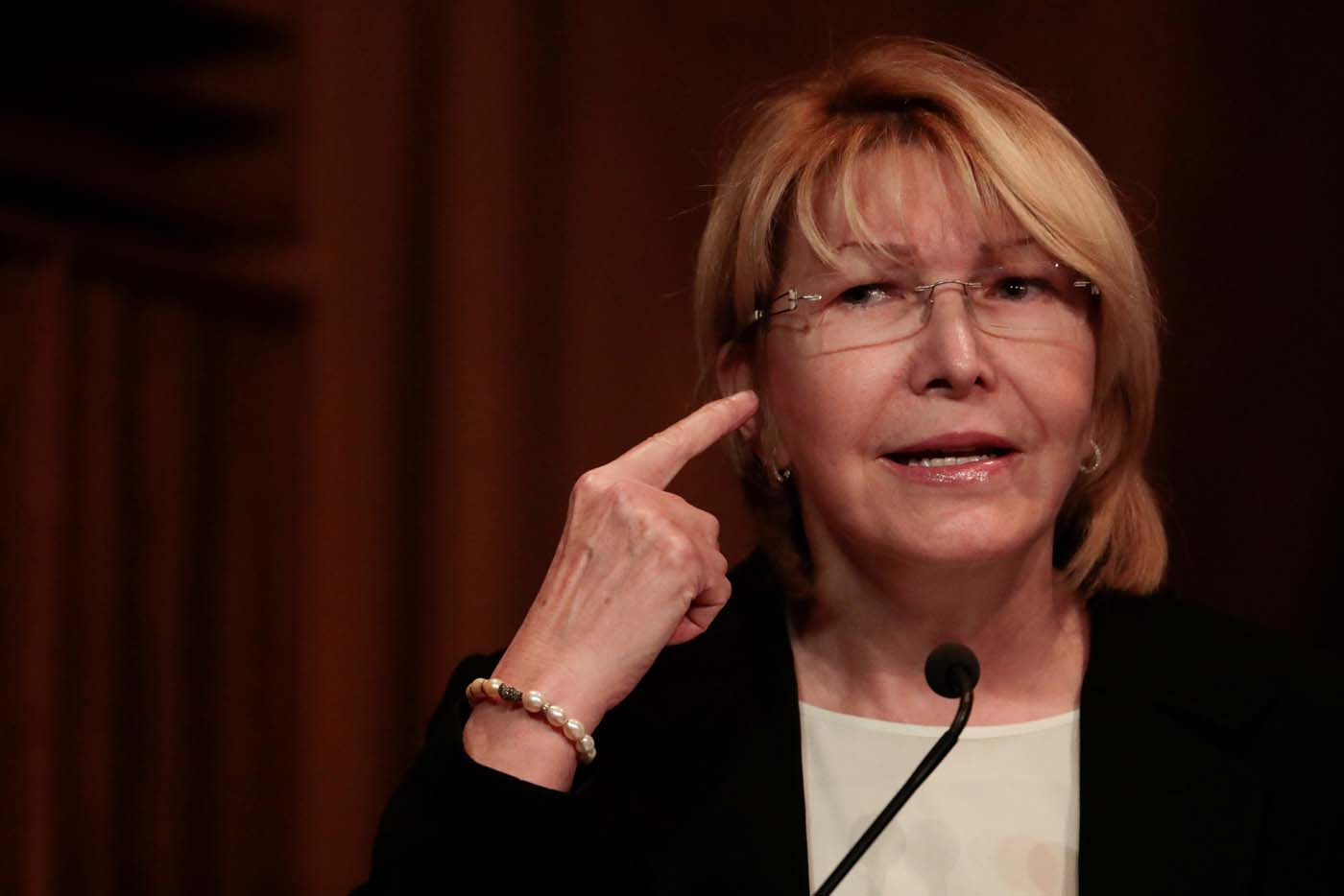 Venezuela's chief prosecutor Luisa Ortega Diaz gestures as she speaks during a news conference in Caracas, Venezuela, July 31, 2017. REUTERS/Marco Bello