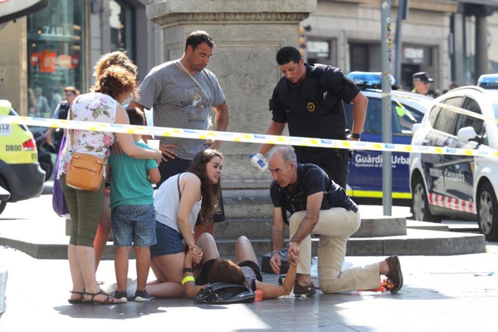 Resultado de imagen para Imagenes del atentado en Barcelona España