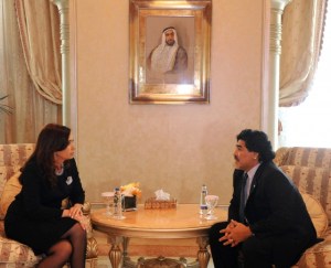 Maradona expresa en Abu Dabi su apoyo a la presidenta argentina