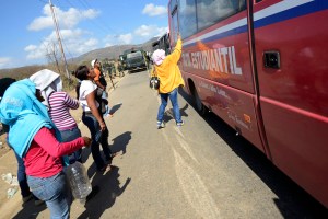 Facilitan transporte para que familiares visiten a reos trasladados de Uribana