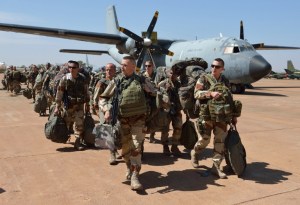 EEUU facilita transporte aéreo e inteligencia a las tropas francesas en Mali
