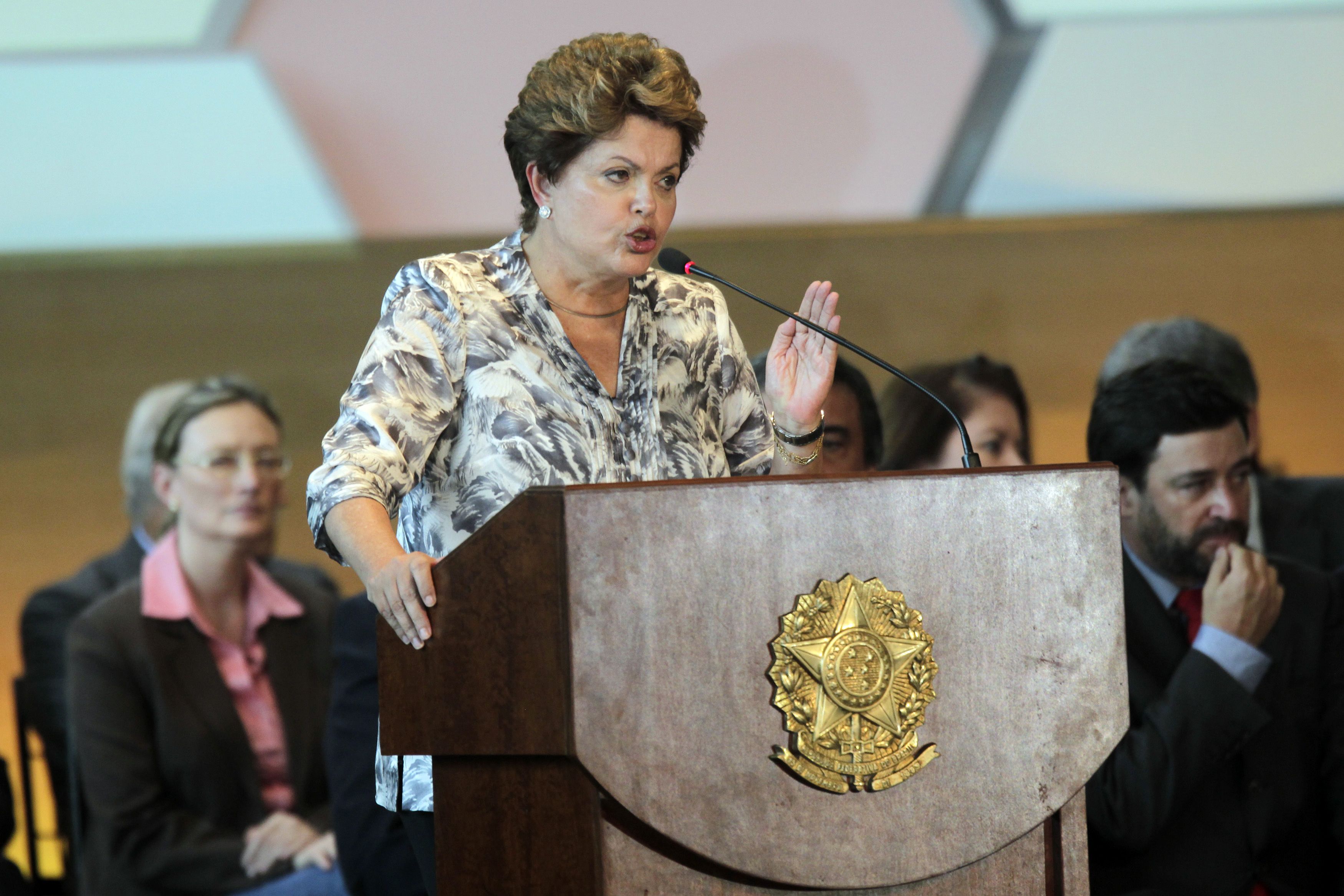 Rousseff realizó cambios en el gabinete
