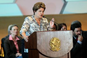 Rousseff planea eliminar los impuestos a productos alimenticios básicos