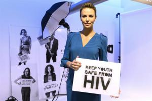 Charlize Theron pide ayuda para luchar contra la propagación del SIDA