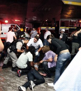 Muertos por incendio en discoteca en Brasil ascienden a 237