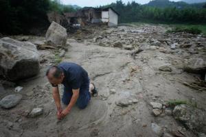 Al menos 32 muertos en una avalancha en el suroeste de China
