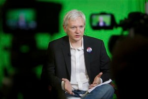 Canciller de Ecuador visitará a Assange en Londres el 16 de junio