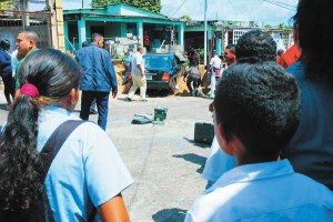 Acribillan a policía y a militar dentro de un carro en San Félix