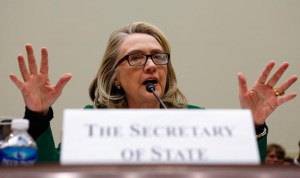 Hillary Clinton pidió ayudar a las democracias árabes como se hizo con Colombia