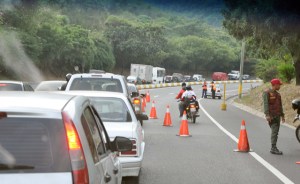 Restablecido el paso en la autopista Caracas-La Guaira (Fotos)
