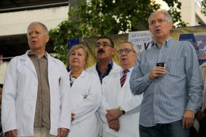 Ledezma y la FMV exigen una junta médica que verifique la salud de Chávez