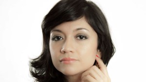 El rostro detrás de las noticias en FM Center: María Antonieta Peña