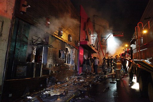 Asciende a 240 la cifra de muertos por incendio en discoteca de Brasil