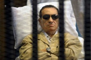 Expresidente Mubarak fue trasladado al hospital de la prisión de Tora