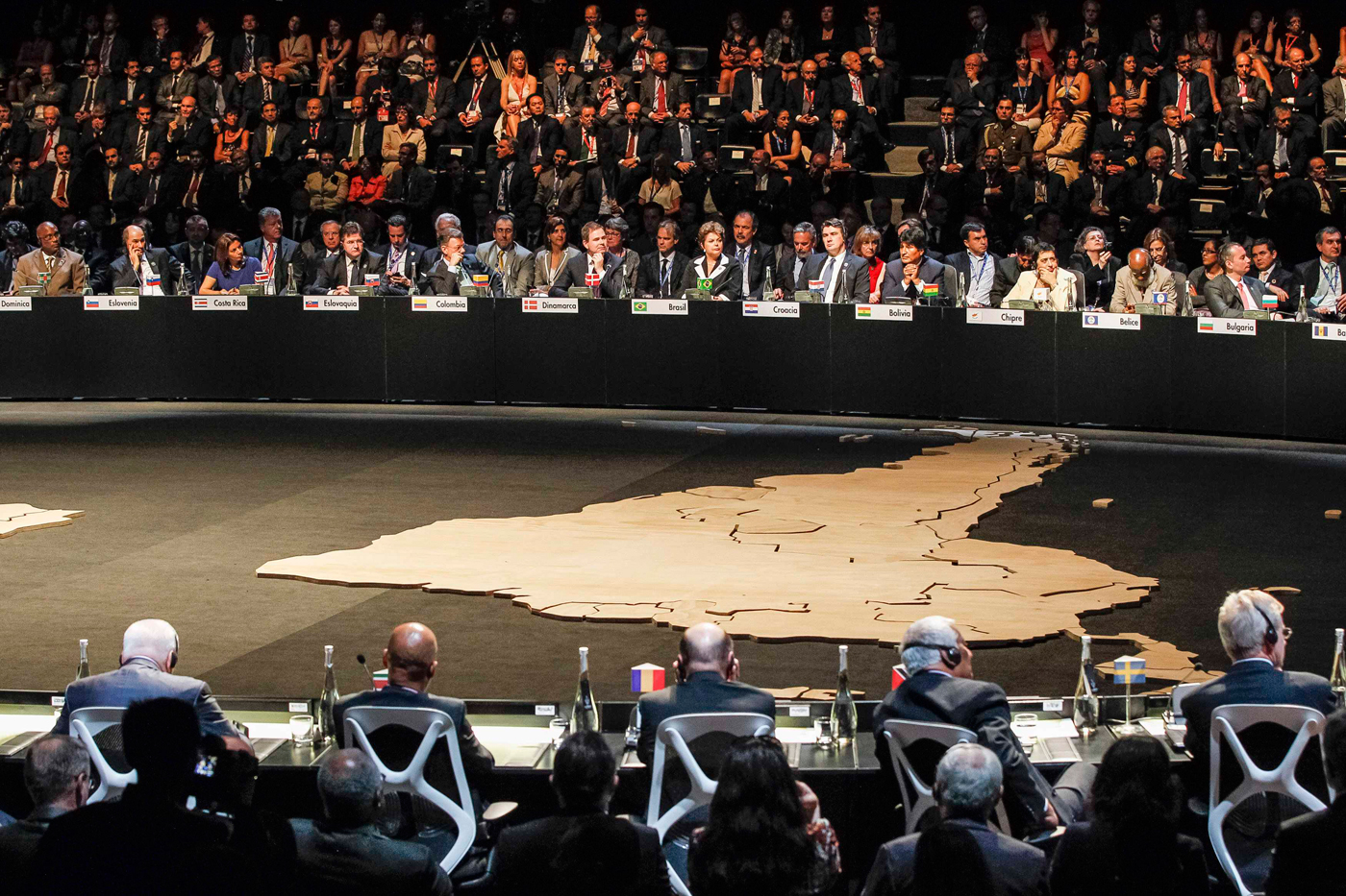 Piñera cierra la Cumbre con acto en solidaridad con Brasil por la tragedia
