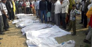 Mueren 23 peregrinos tras choque en la India