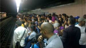 Reportan fuerte retraso en la línea 2 del Metro de Caracas