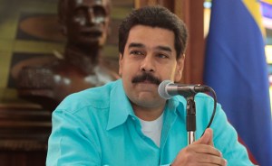 Maduro denuncia plan opositor “para incendiar” a Venezuela