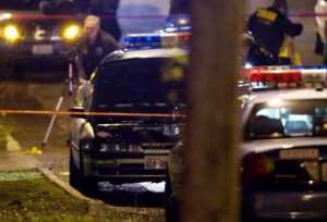 Policía dispara a sospechoso armado en complejo de cines en EEUU