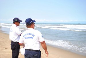 Intensifican búsqueda de niño desaparecido en playa El Palito