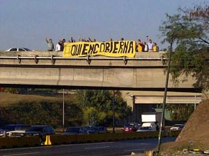 Jóvenes manifestaron en el distribuidor Altamira (Foto)