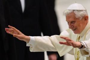 Benedicto XVI dice que renunciar ha sido “muy difícil”, pero necesario para Iglesia