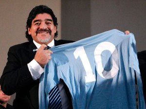 Maradona: Messi es un gran chico, pero el mejor soy yo