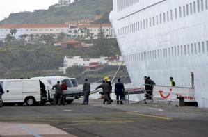 Cinco personas fallecieron tras caer al mar durante simulacro en crucero (Fotos)