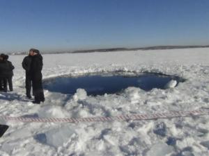 Siguen sin hallarse en Rusia los fragmentos del meteorito