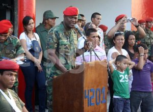 Soldados retenidos en Urimán fueron condecorados en Maracay