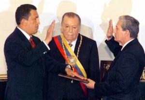 Así reseña el Gobierno el día que Chávez juró sobre la moribunda Constitución