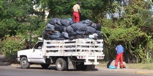 Comerciantes en Puerto La Cruz deben “bajarse bien bajados” para que se lleven la basura